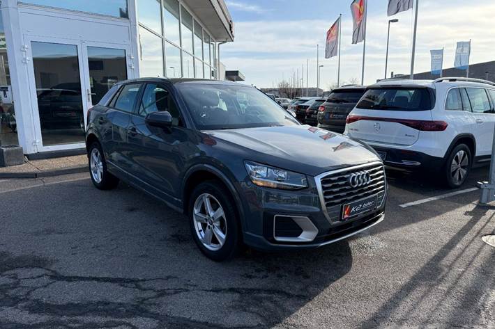 Grå Audi Q2 fra 2019