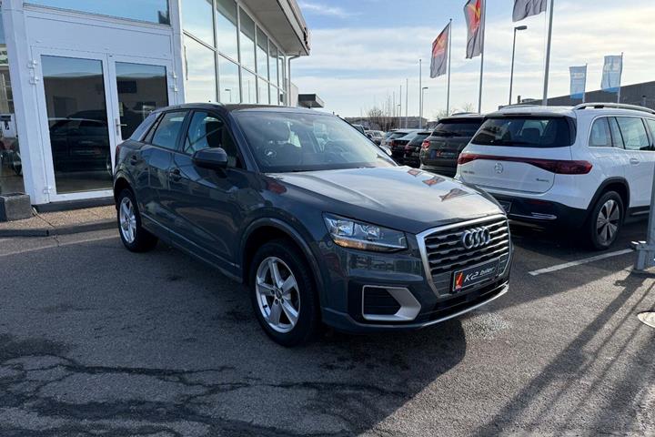 Grå Audi Q2 fra 2019