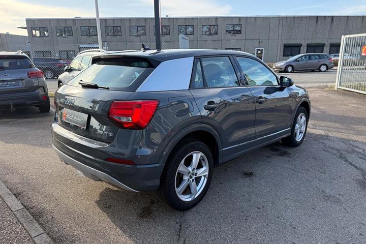Grå Audi Q2 fra 2019