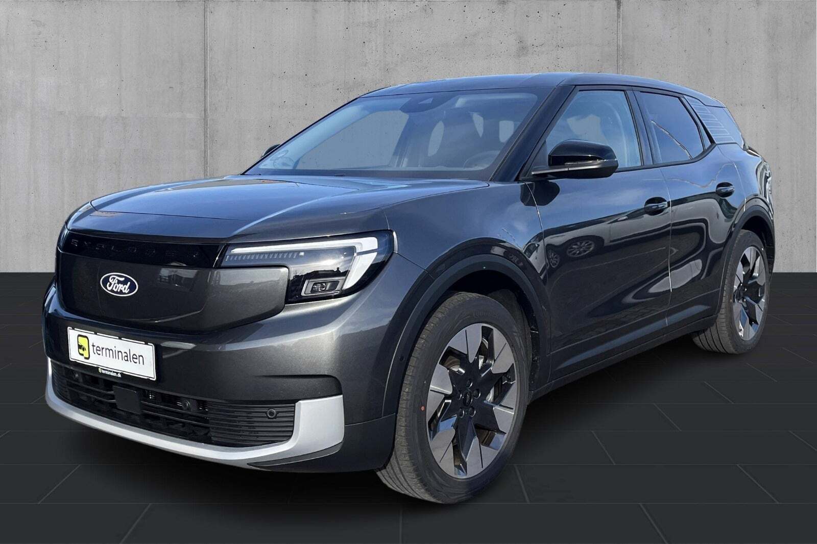 Ford Explorer 77 Premium Extended Range