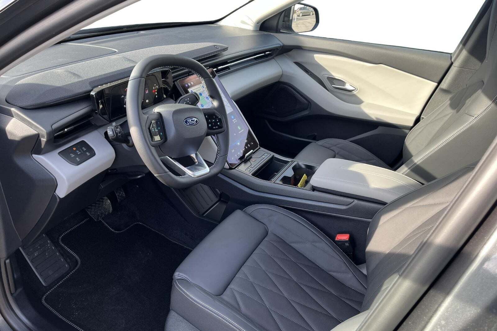 Ford Explorer 77 Premium Extended Range