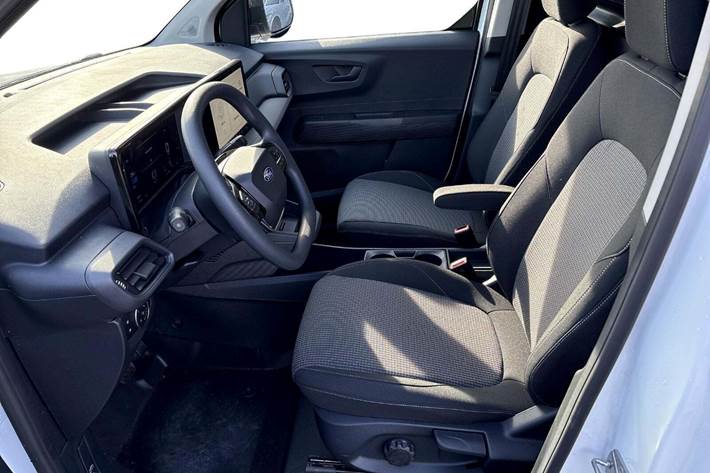 Hvid Ford E-Transit Courier fra 2025