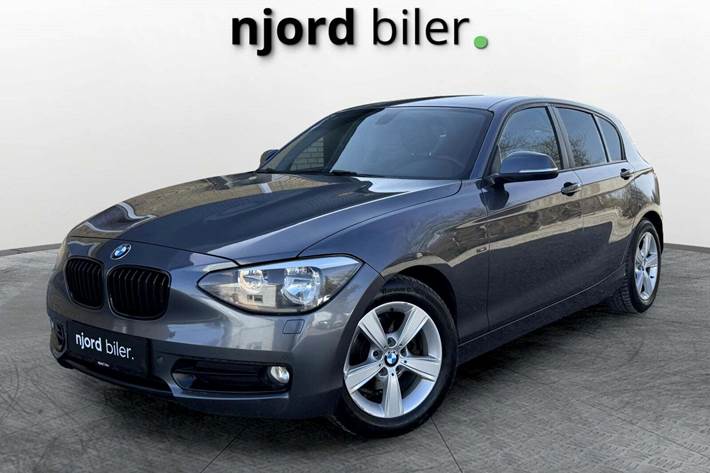 undefined BMW 116i fra 2012 set udefra