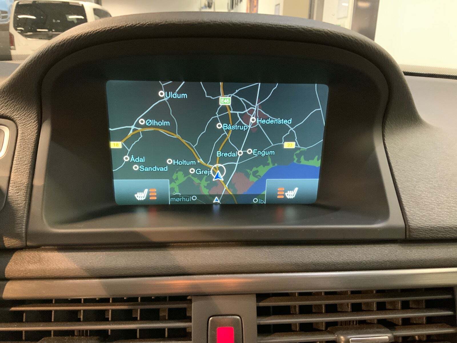 Sort Volvo XC70 fra 2016