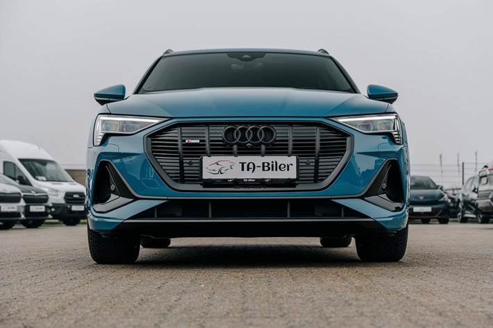 Blå Audi e-tron fra 2021