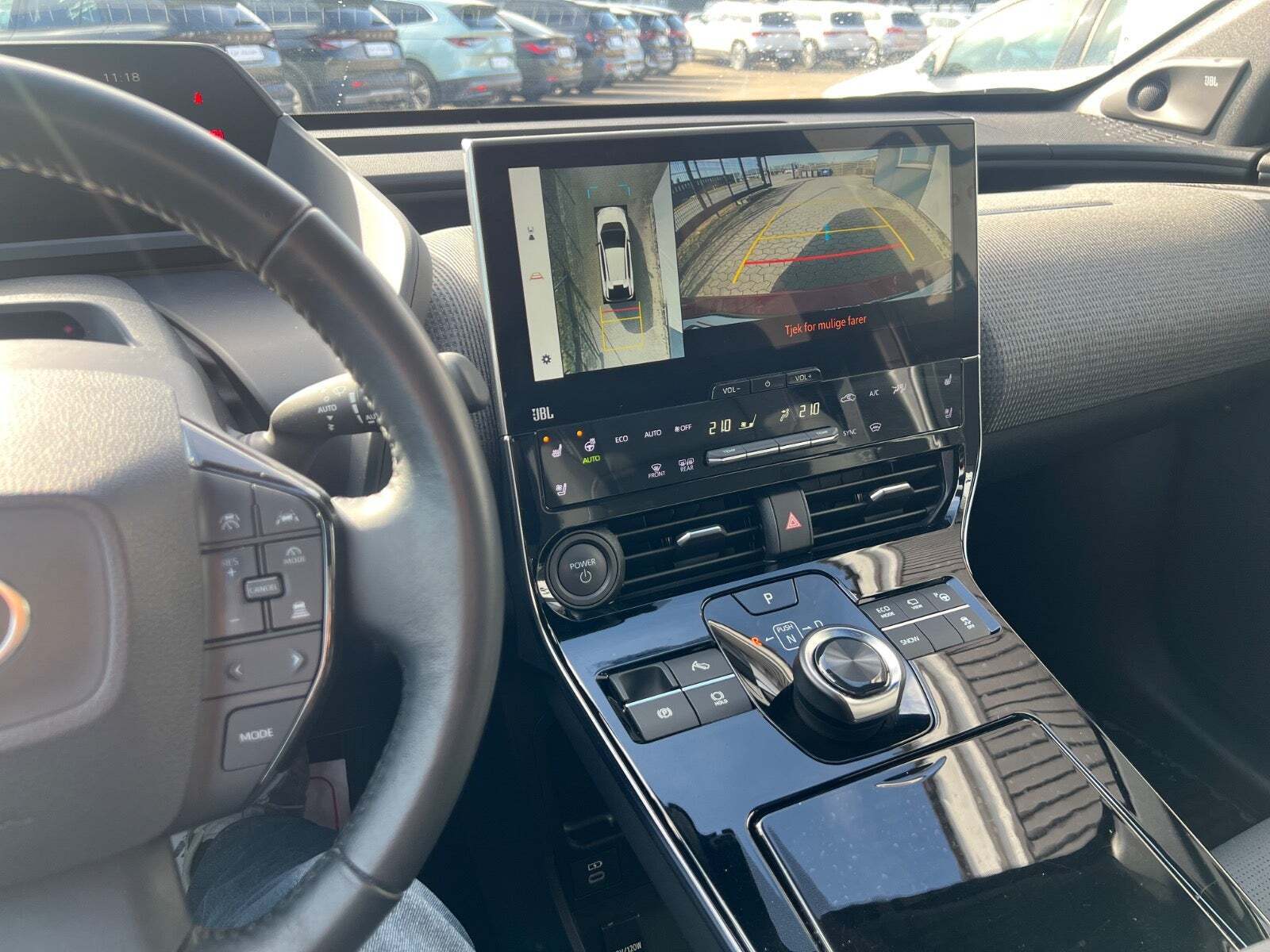 Rød Toyota BZ4X fra 2023