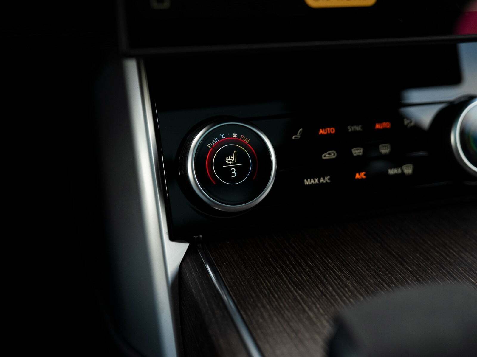 Gul Land Rover Range Rover fra 2023