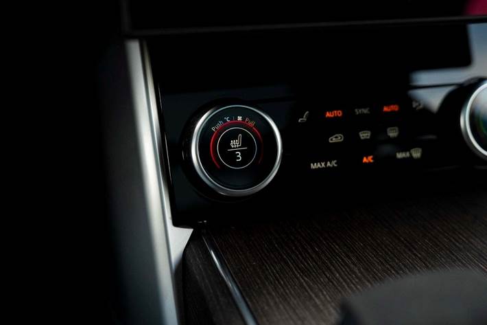 Gul Land Rover Range Rover fra 2023