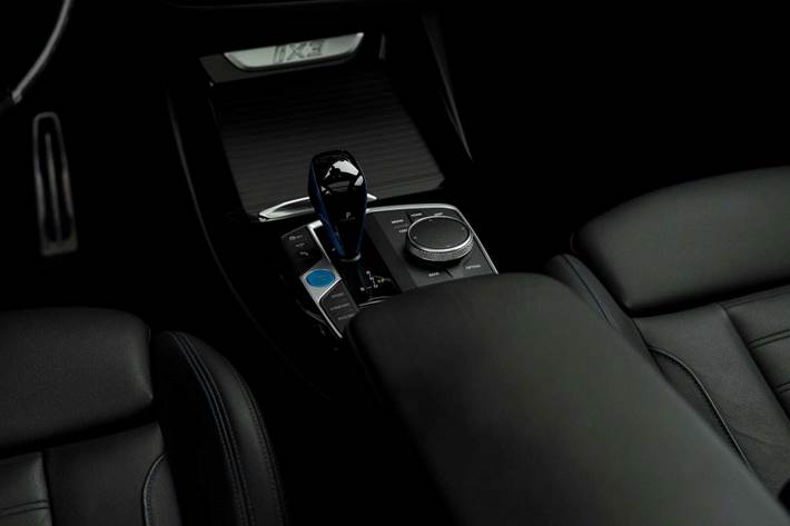 Sort BMW iX3 fra 2022