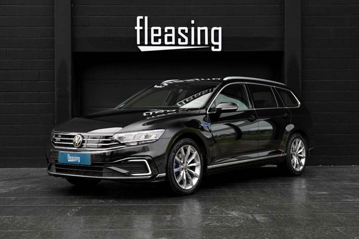 Sort VW Passat fra 2022
