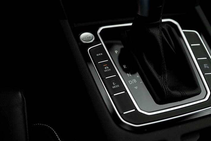 Sort VW Passat fra 2022