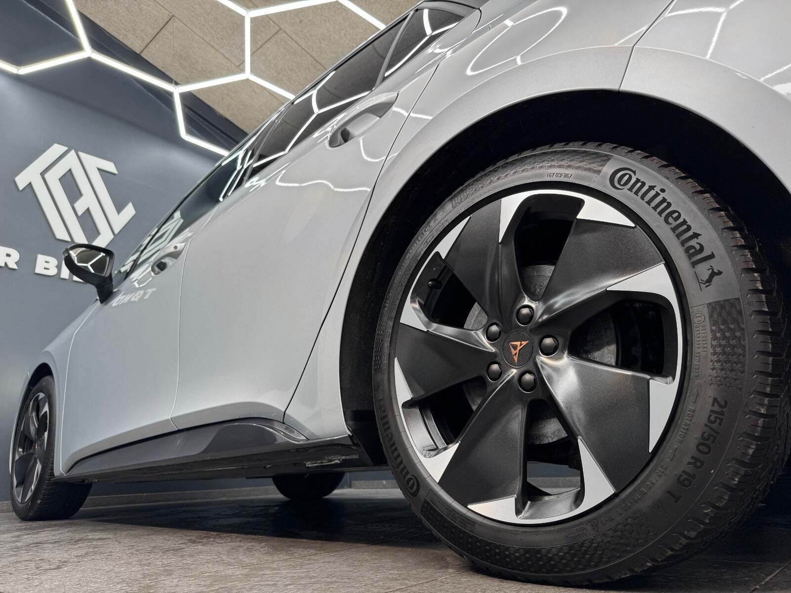 Sølv Cupra Born fra 2024