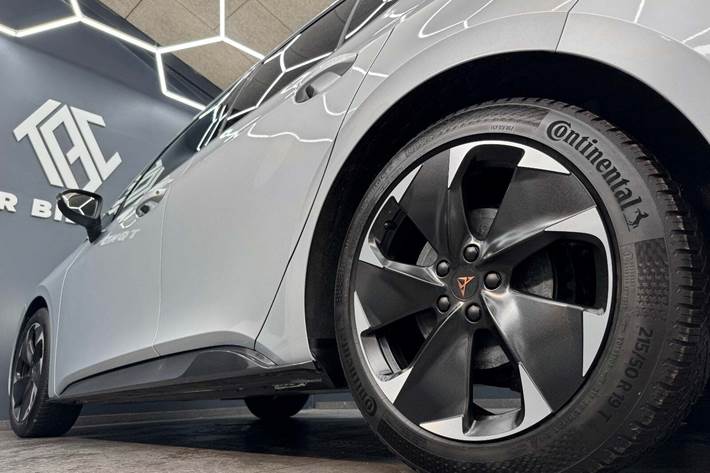 Sølv Cupra Born fra 2024