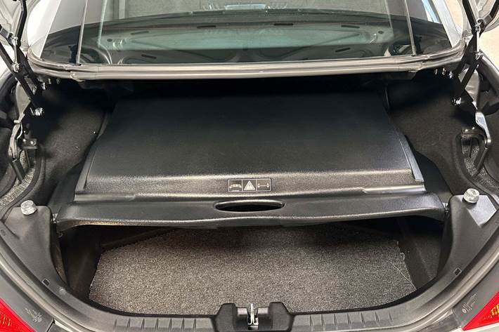 Sølv Mercedes SLK350 fra 2005