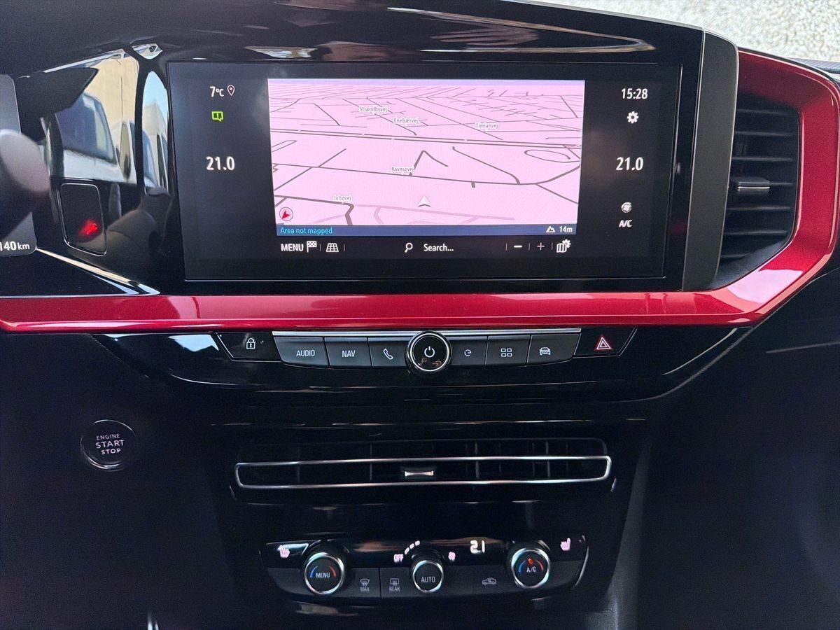 Sort Opel Mokka-e fra 2023