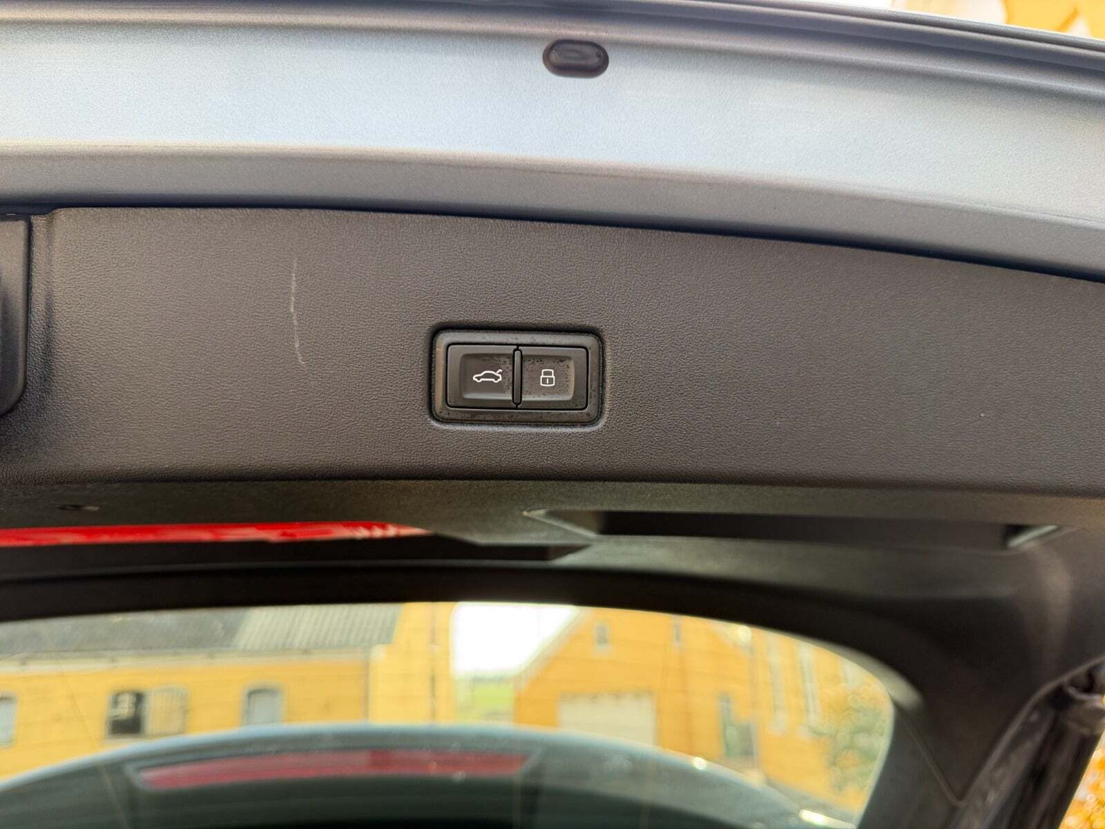 Grå Audi Q4 e-tron fra 2022