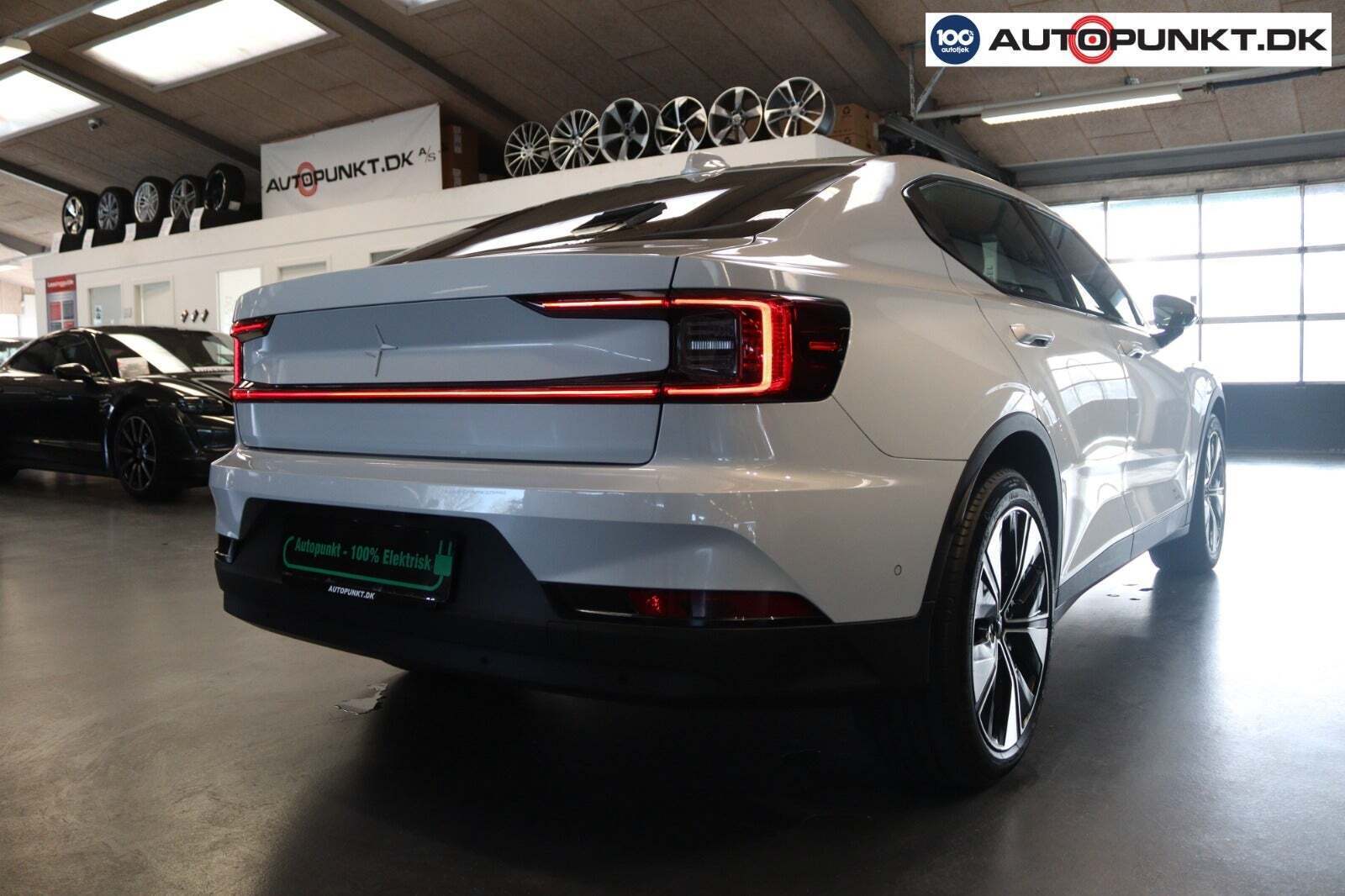 Hvid Polestar 2 fra 2024