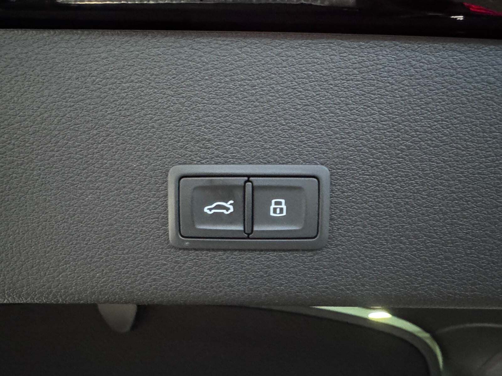 Sort Audi e-tron fra 2023