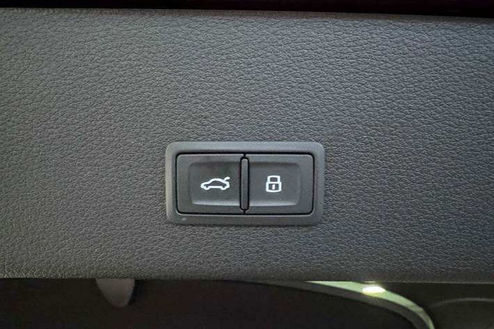 Sort Audi e-tron fra 2023