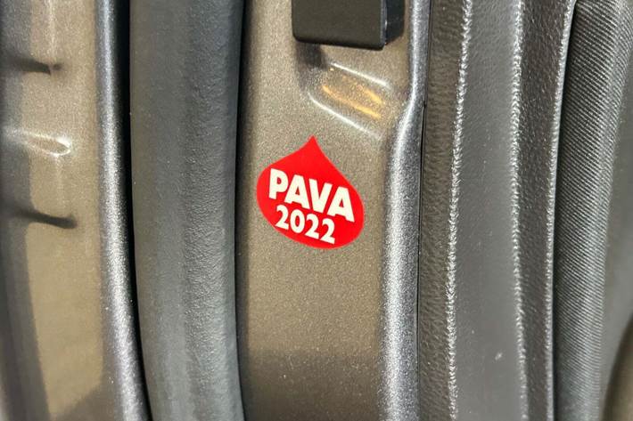 Grå Ford Mondeo fra 2018