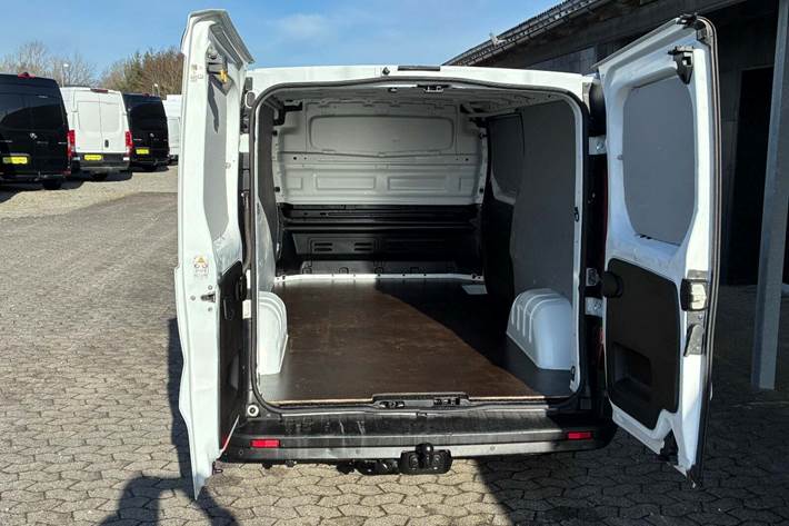 Hvid Renault Trafic T29 fra 2018