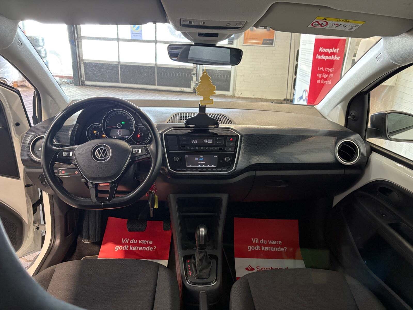 Hvid VW E-UP! fra 2022