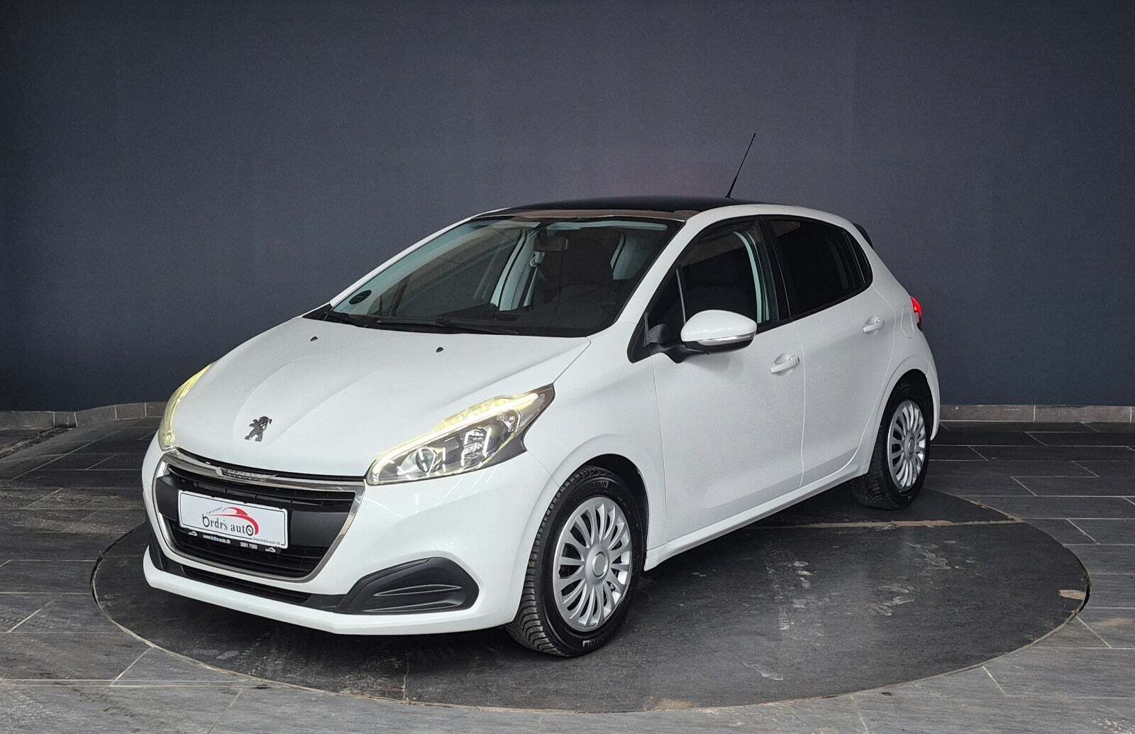 Peugeot 208 1,2 VTi 82 Allure Sky