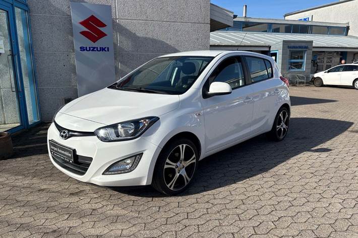 Hvid Hyundai i20 fra 2013