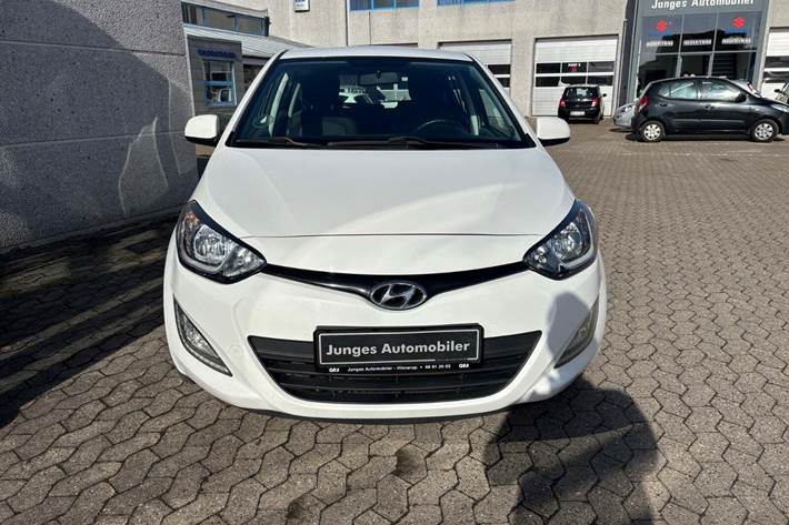 Hvid Hyundai i20 fra 2013
