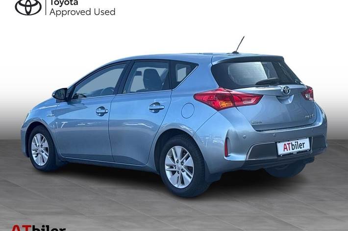 Blå Toyota Auris fra 2013