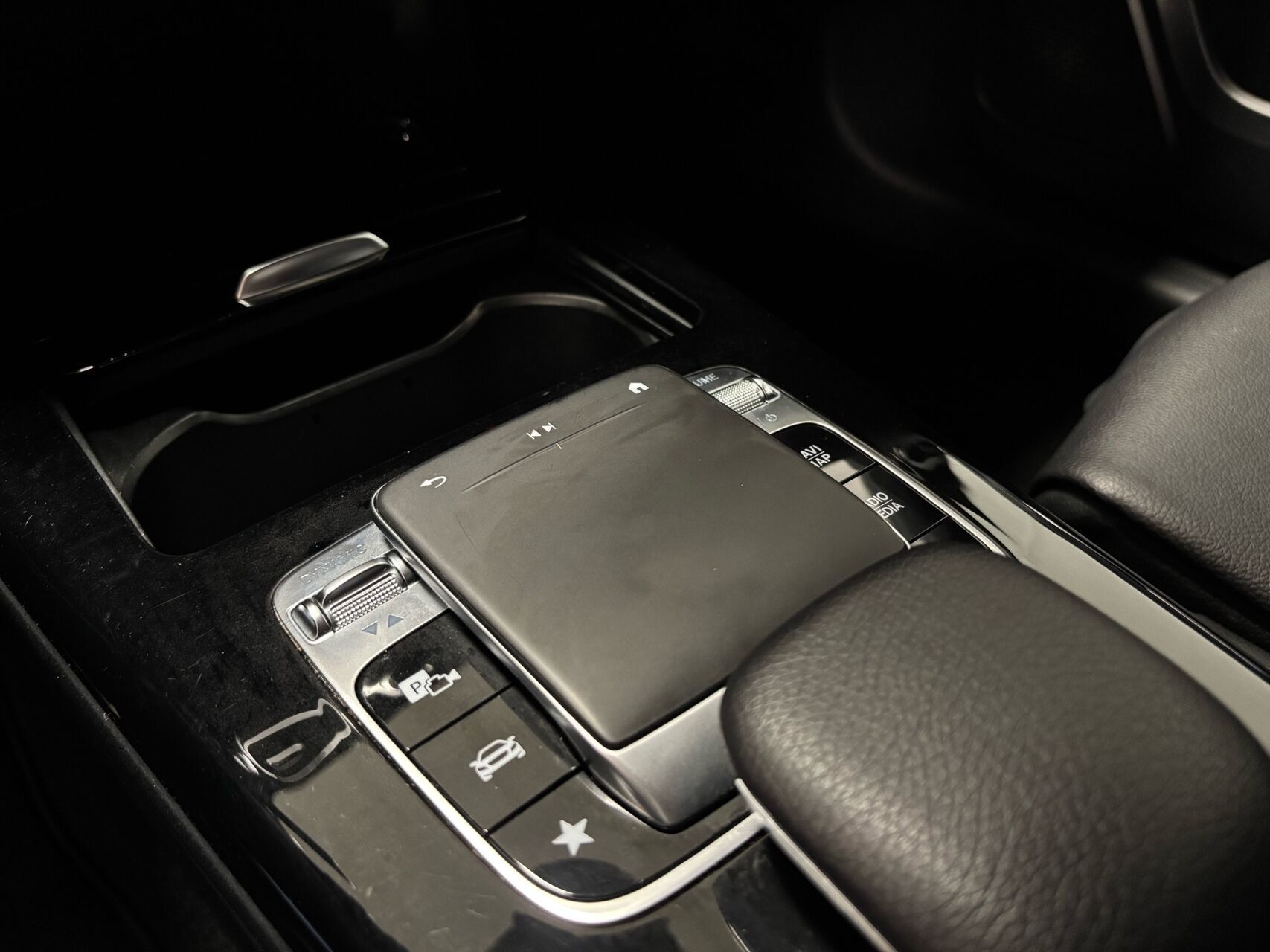 Grå Mercedes A200 fra 2018