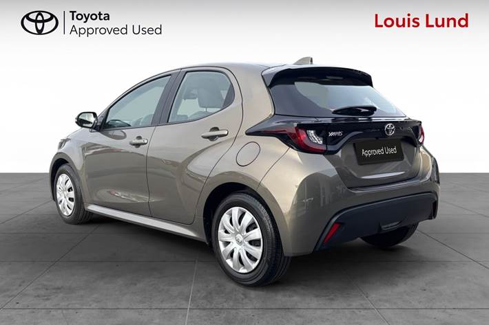 Bronze Toyota Yaris fra 2023