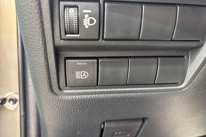 Bronze Toyota Yaris fra 2023