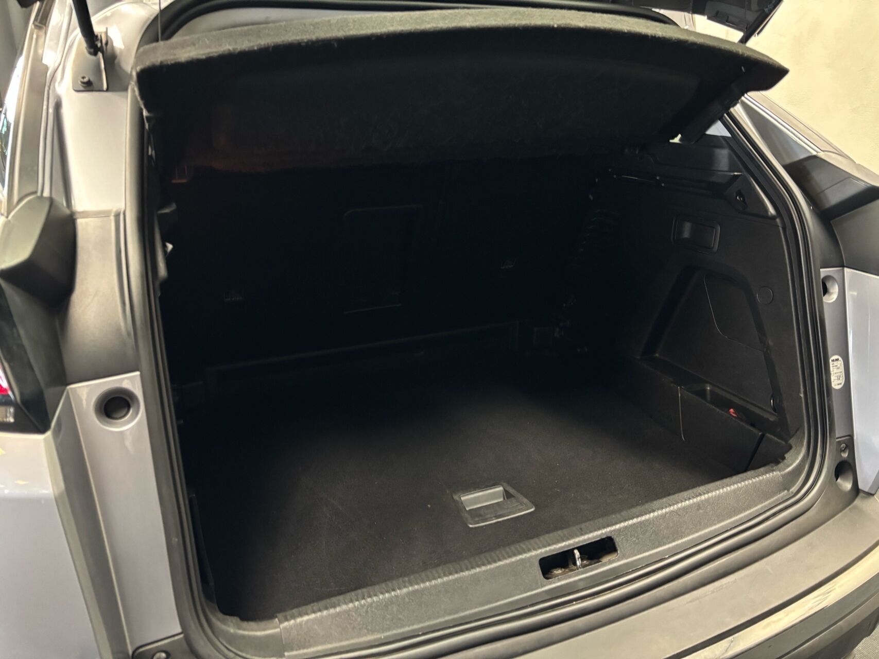 Peugeot 3008 1,2 PureTech Allure EAT8 130HK 5d 8g Aut.