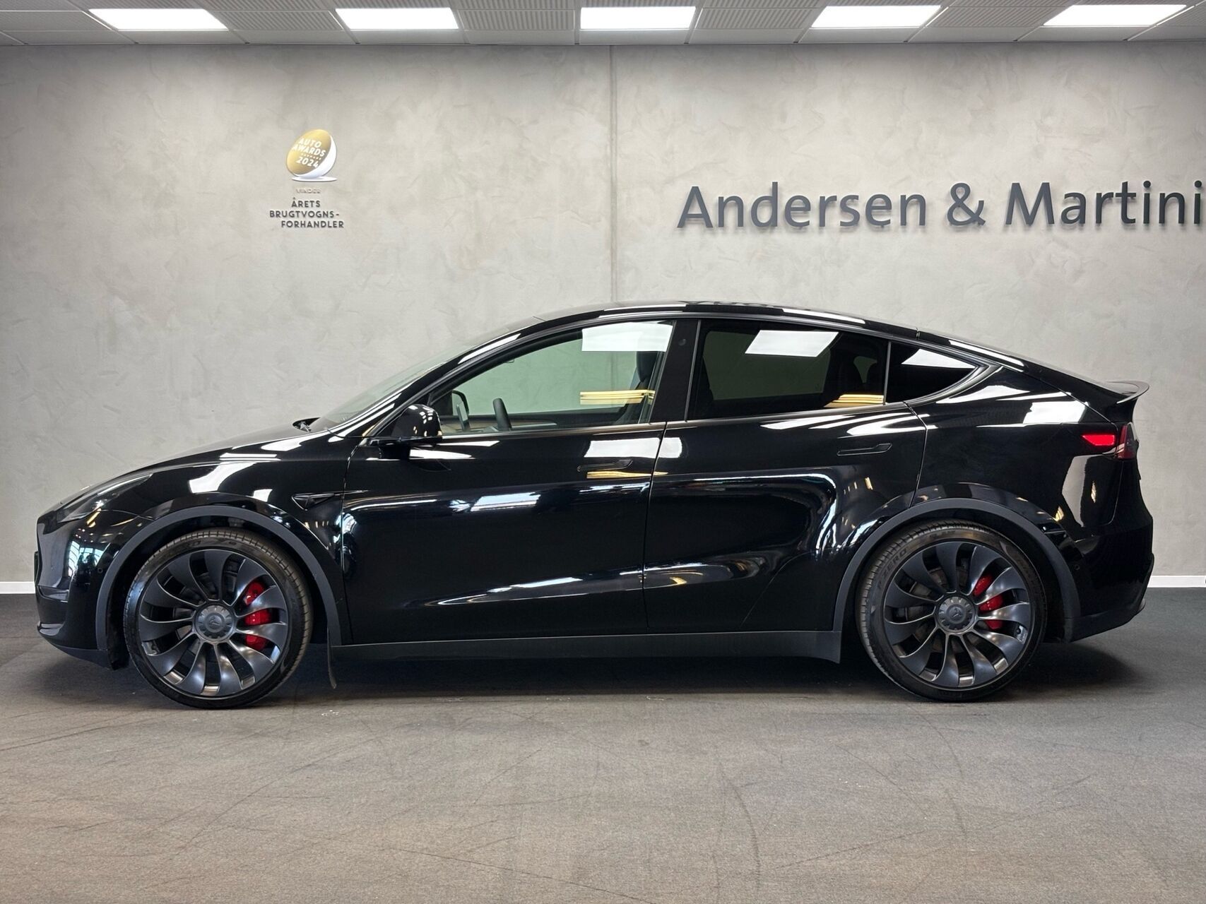 Tesla Model Y EL Performance AWD 534HK 5d Aut.