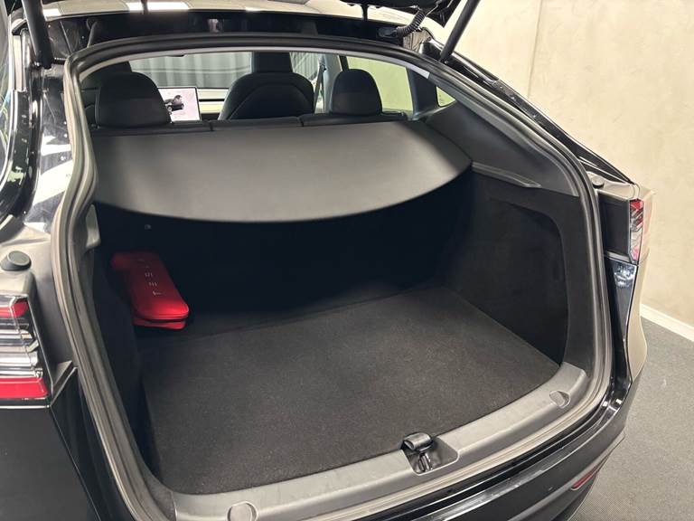 Tesla Model Y EL Performance AWD 534HK 5d Aut.