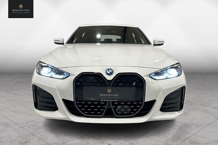 Hvid BMW i4 fra 2023