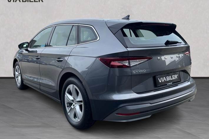 Grå Skoda Enyaq fra 2022