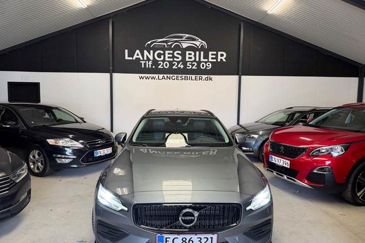 Grå Volvo V60 fra 2019