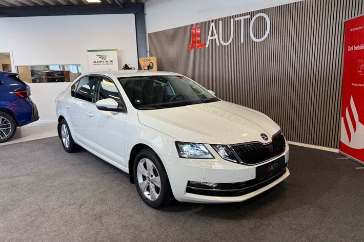 Hvid Skoda Octavia fra 2019