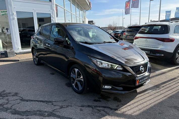 Sort Nissan Leaf fra 2022