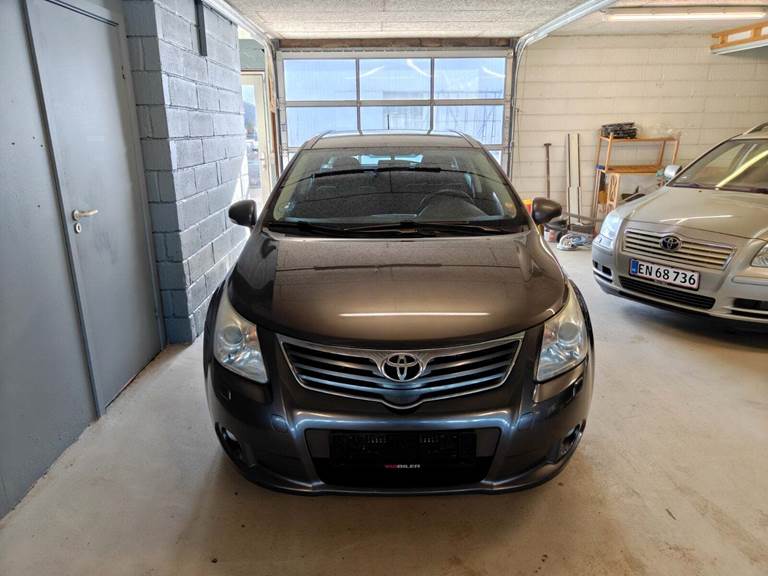 Toyota Avensis 2,0 D-4D TX stc.