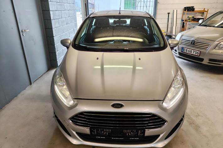 Gul Ford Fiesta fra 2014