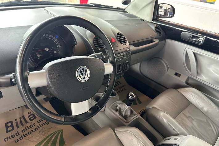 Sort VW New Beetle fra 2004