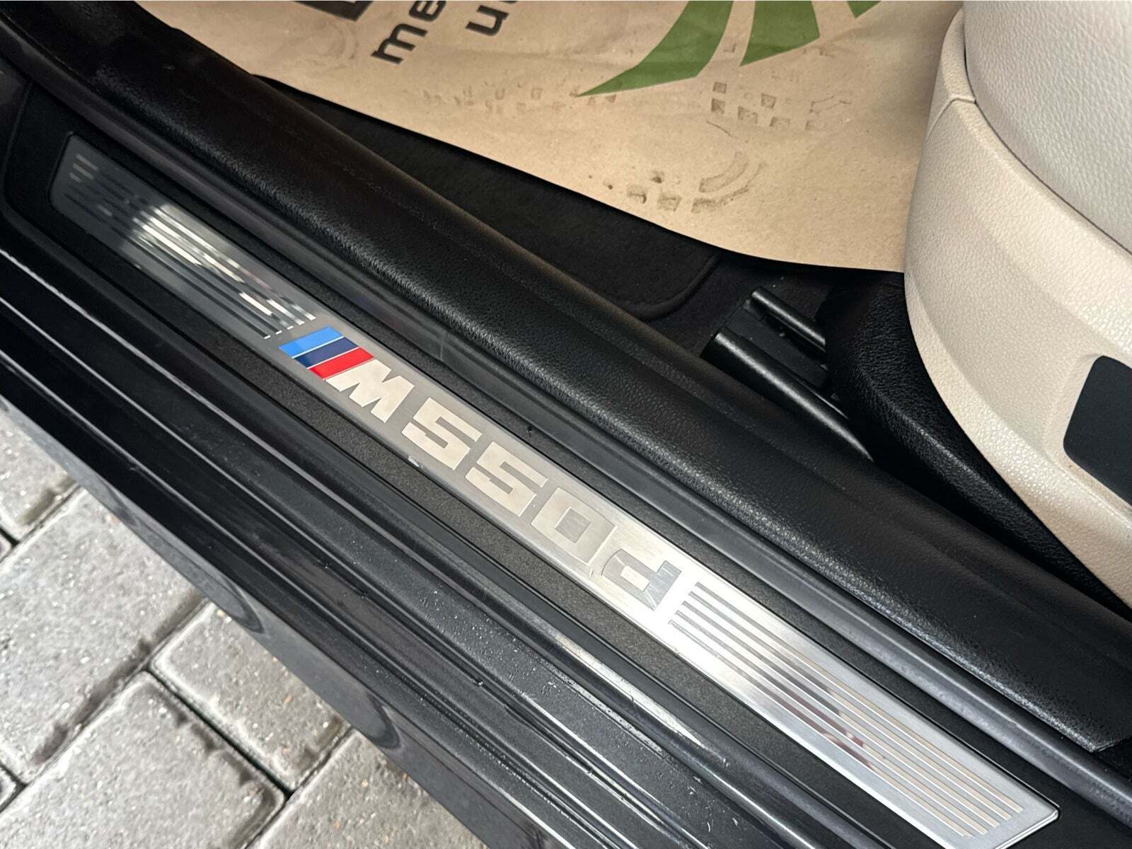 Sort BMW M550d fra 2012