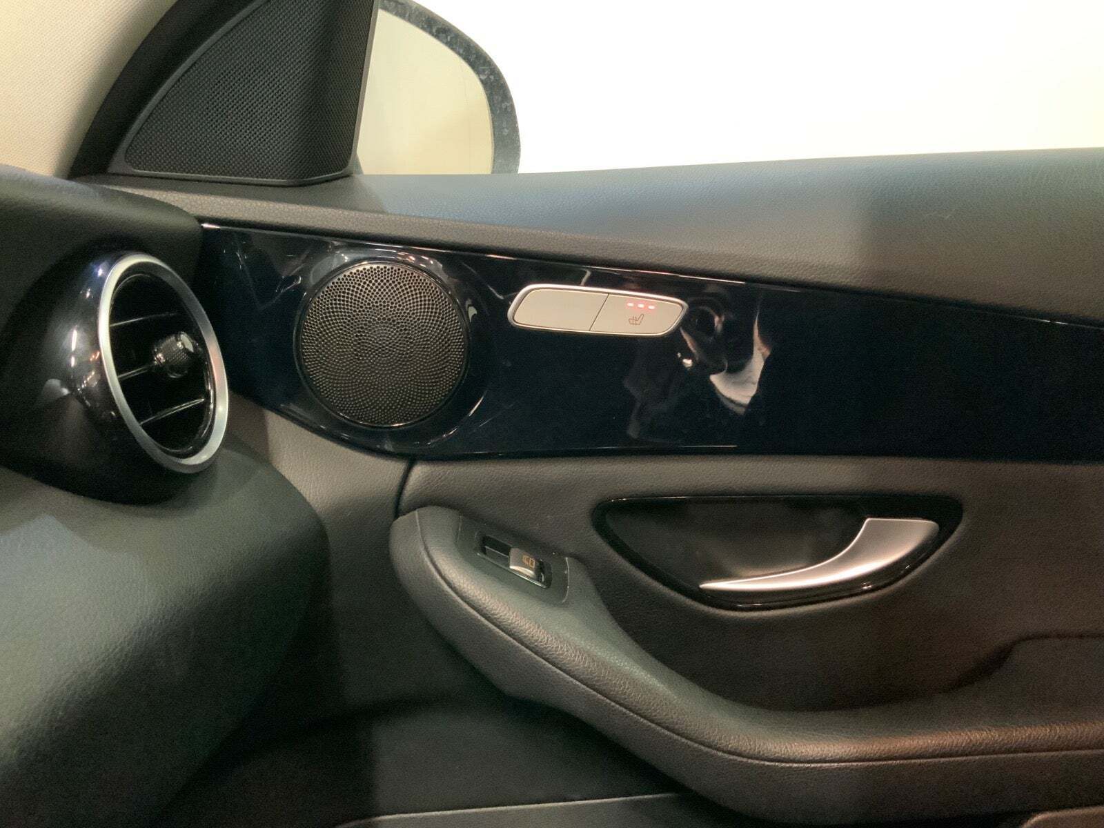 Sort Mercedes C200 d fra 2016