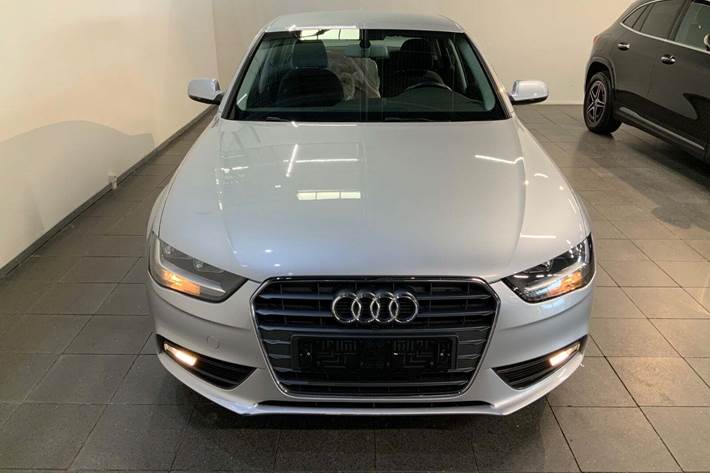 Sølv Audi A4 fra 2014