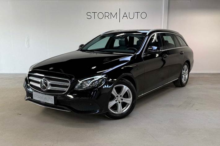 Sort Mercedes E220 d fra 2017