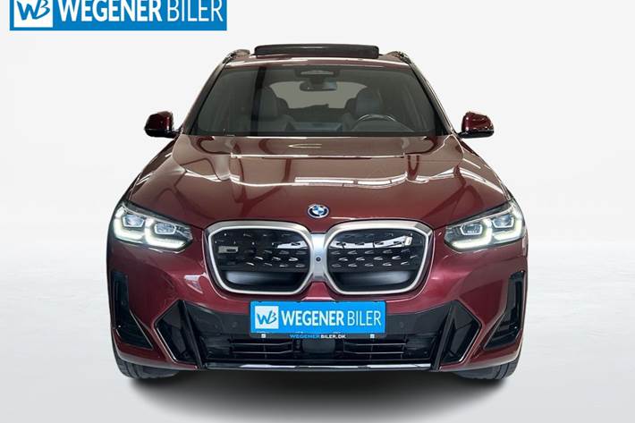 Rød BMW iX3 fra 2022
