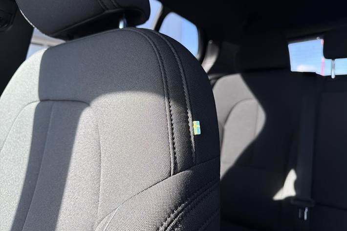 Beige Volvo EX40 fra 2025